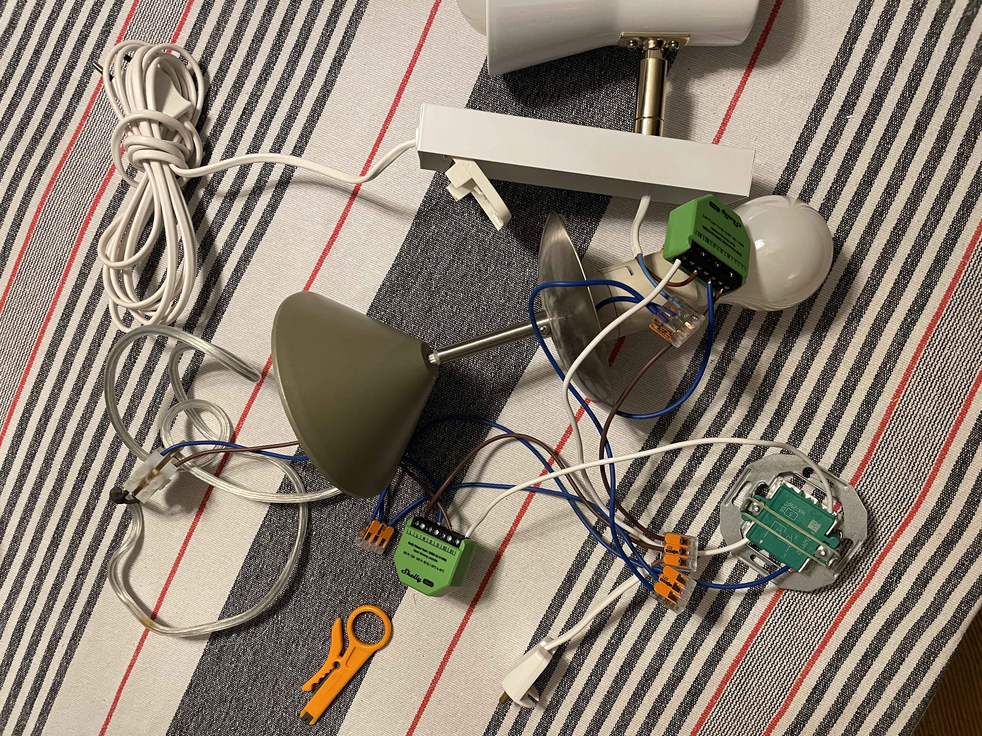 Dangerous-looking electrical contraption